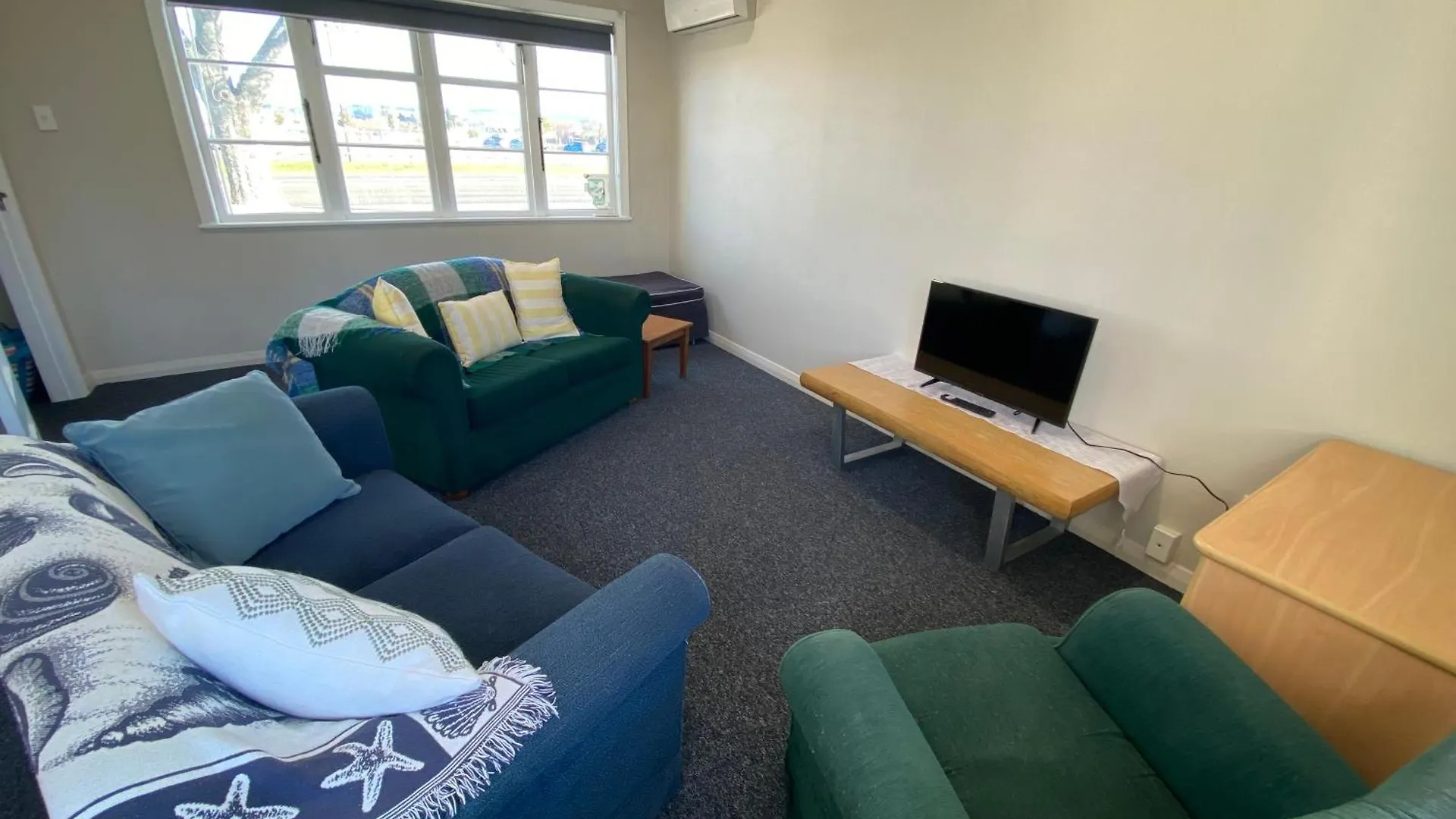 Whole House, Amohau St Opposite Trade Central - 3 Bedrooms, Sleeps Up To 6, 5 Beds, Wheel Chair Friendly Rotorua