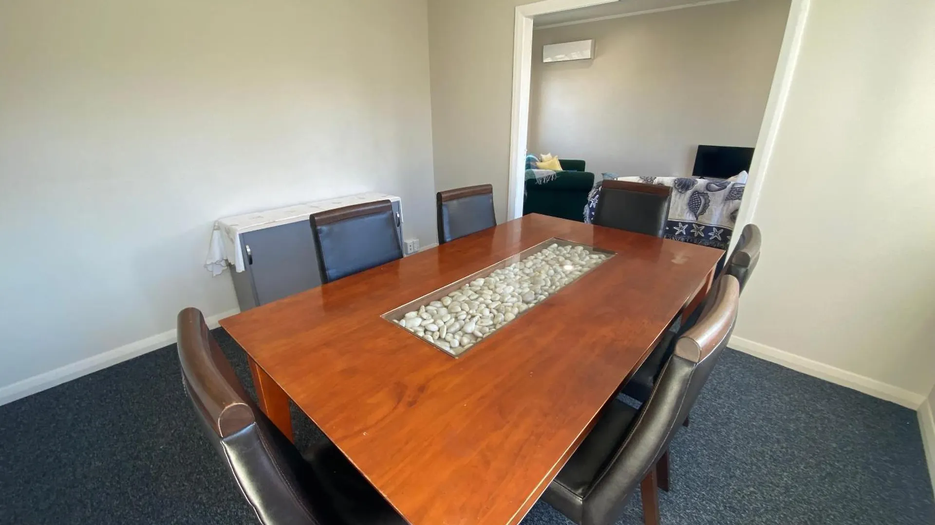 Сasa de vacaciones Whole House, Amohau St Opposite Trade Central - 3 Bedrooms, Sleeps Up To 6, 5 Beds, Wheel Chair Friendly Rotorua