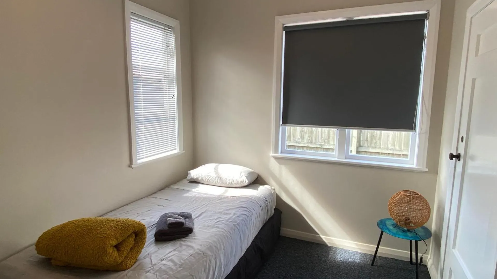 Сasa de vacaciones Whole House, Amohau St Opposite Trade Central - 3 Bedrooms, Sleeps Up To 6, 5 Beds, Wheel Chair Friendly Rotorua